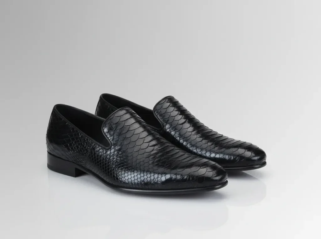 Serpente Noir Loafers